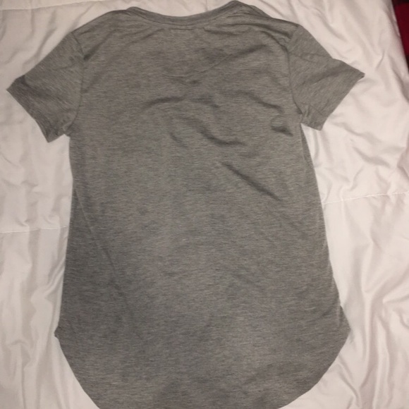 Grey Rue21 t-shirt - Picture 3 of 3